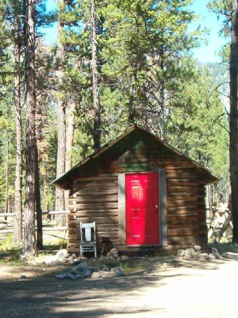 Yellow Pine Pioneer Cemetery - cabin